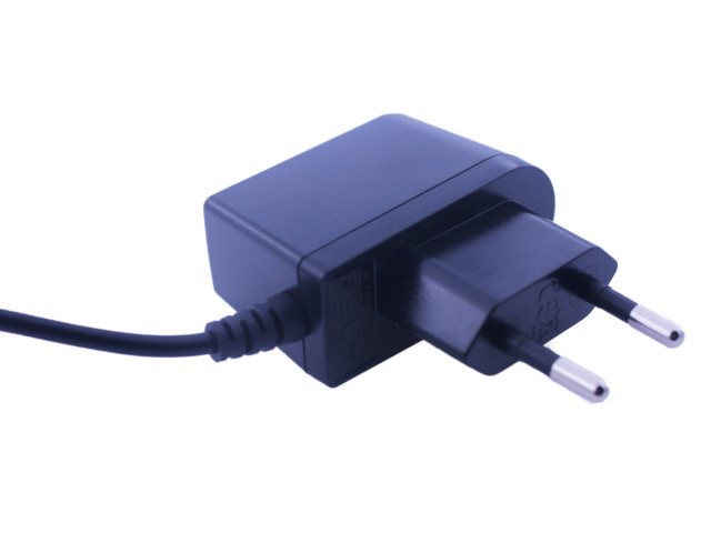 AC/DC adapter