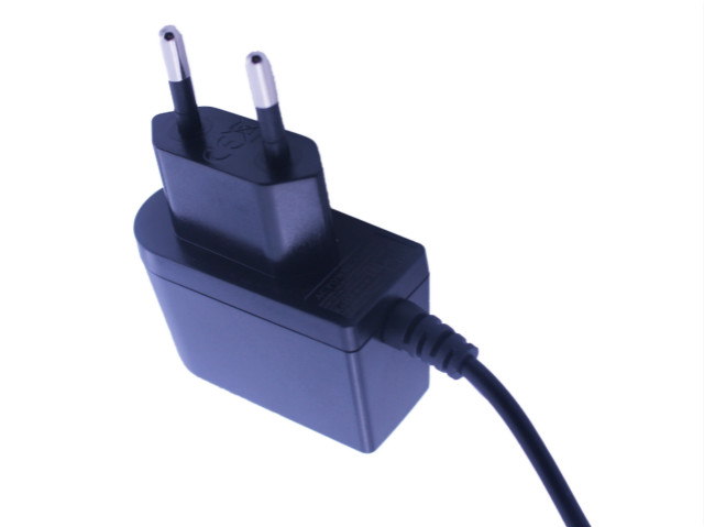 AC/DC adapter