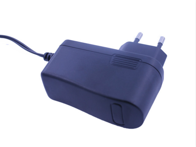 AC/DC adapter